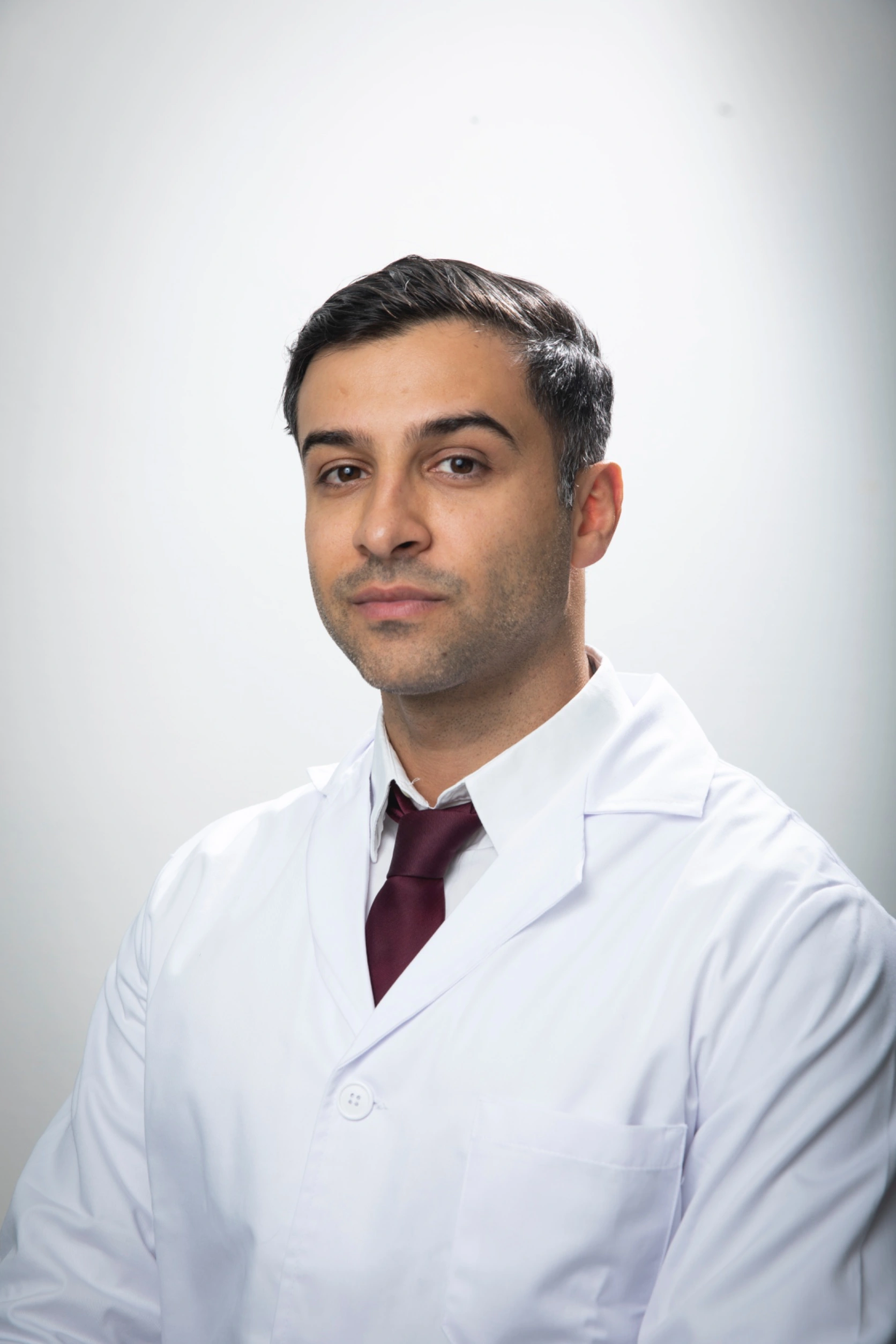 Dr. Navid Loniakan